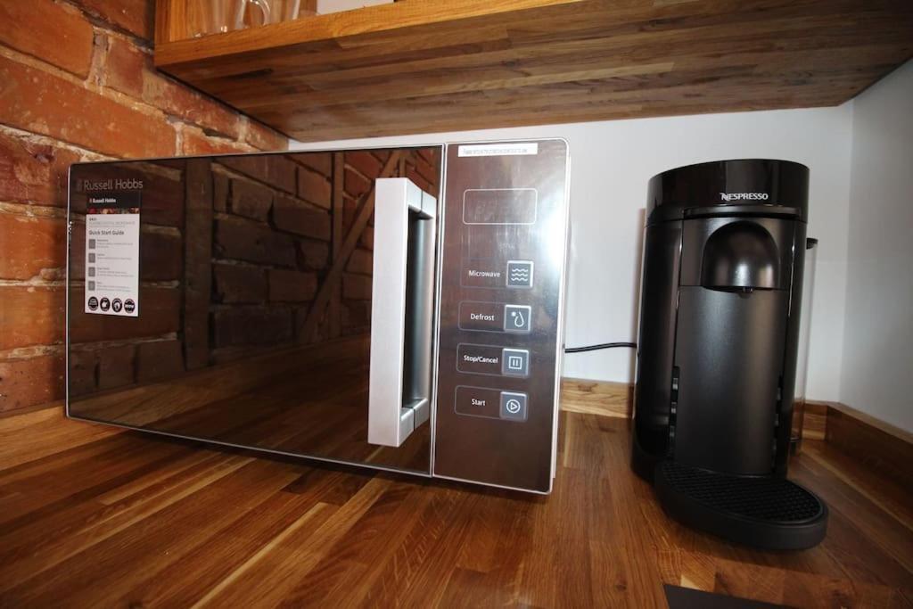 Apartment 6 At Number 8: City Centre, 1 Bedroom, Sofa Bed In Lounge Кентърбъри Екстериор снимка