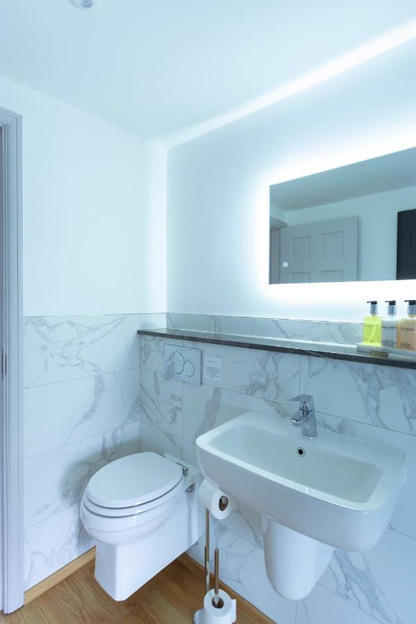 Apartment 6 At Number 8: City Centre, 1 Bedroom, Sofa Bed In Lounge Кентърбъри Екстериор снимка
