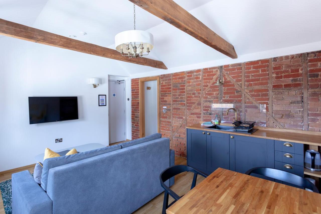 Apartment 6 At Number 8: City Centre, 1 Bedroom, Sofa Bed In Lounge Кентърбъри Екстериор снимка